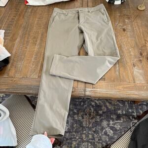 31x30 men lululemon light cream/ khaki commission dress pant